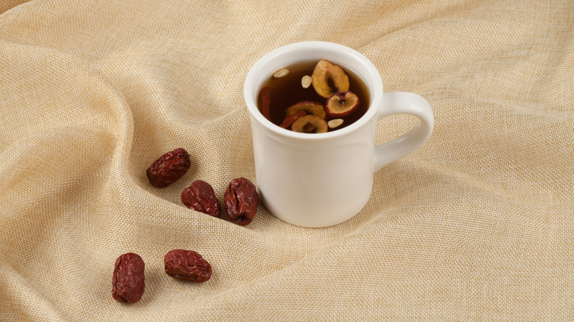 red-date-tea